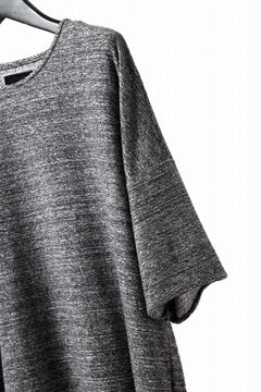 Load image into Gallery viewer, ISAMU KATAYAMA BACKLASH RANDOM PILE FABRIC SHORT SLEEVE CUT & SEWN (GREY)