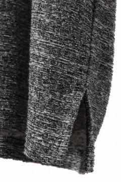 Load image into Gallery viewer, ISAMU KATAYAMA BACKLASH RANDOM PILE FABRIC SHORT SLEEVE CUT & SEWN (GREY)