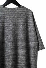 Load image into Gallery viewer, ISAMU KATAYAMA BACKLASH RANDOM PILE FABRIC SHORT SLEEVE CUT & SEWN (GREY)
