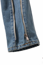 画像をギャラリービューアに読み込む, N/07 SEDITIOUS BONDAGE TROUSERS / CRUSHED BLEACH DENIM (INDIGO)