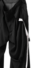 Load image into Gallery viewer, Y's BANG ON! No.125 ANCIENT TRIBE TAPE-STITCH FLUTTER PANTS (BLACK)