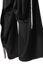 Load image into Gallery viewer, Y's BANG ON! No.125 ANCIENT TRIBE TAPE-STITCH FLUTTER PANTS (BLACK)