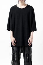 Load image into Gallery viewer, ISAMU KATAYAMA BACKLASH RANDOM PILE FABRIC SHORT SLEEVE CUT & SEWN (BLACK)