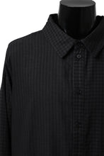 画像をギャラリービューアに読み込む, Aleksandr Manamis Tuck-Up Sleeve Shirt / CHECK & STRIPE (BLACK)