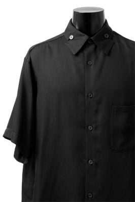 Load image into Gallery viewer, Y's BANG ON! No.145 HOLLOWED OUT COLLAR SHORT SLEEVE SHIRT / CUPRA DUNGAREE TWILL (BLACK)