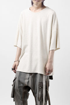 Load image into Gallery viewer, ISAMU KATAYAMA BACKLASH RANDOM PILE FABRIC SHORT SLEEVE CUT & SEWN (BEIGE)