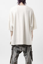 Load image into Gallery viewer, ISAMU KATAYAMA BACKLASH RANDOM PILE FABRIC SHORT SLEEVE CUT & SEWN (BEIGE)