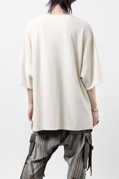 Load image into Gallery viewer, ISAMU KATAYAMA BACKLASH RANDOM PILE FABRIC SHORT SLEEVE CUT & SEWN (BEIGE)
