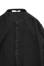 Load image into Gallery viewer, daub PLAIN COLLAR SHIRT / COLD DYED ORGANIC COTTON (GREY)