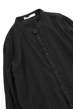 Load image into Gallery viewer, daub STRIPE LONG SHIRT / DYED SOFT TWILL (BLACK)