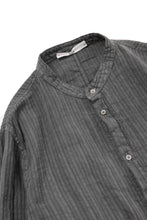 Load image into Gallery viewer, daub STRIPE LONG SHIRT / COLD DYED SOFT TWILL (GREY)