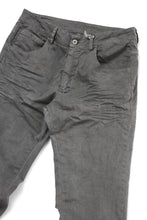 Load image into Gallery viewer, daub ERGONOMIC SKINNY PANTS / COLD DYED LIGHT TWILL (GREY)