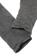 Load image into Gallery viewer, daub ERGONOMIC SKINNY PANTS / COLD DYED LIGHT TWILL (GREY)