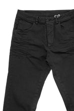 Load image into Gallery viewer, daub ERGONOMIC SKINNY PANTS / DYED LIGHT TWILL (BLACK)