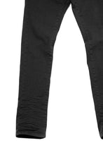 Load image into Gallery viewer, daub ERGONOMIC SKINNY PANTS / DYED LIGHT TWILL (BLACK)