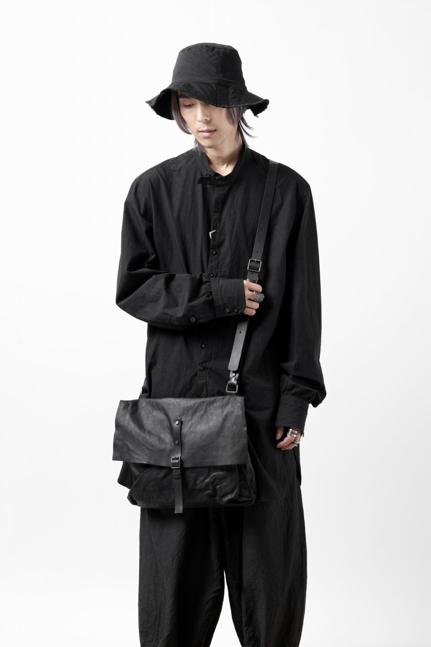 画像をギャラリービューアに読み込む, PAL OFFNER CROSS BODY BAG / CALF LEATHER (BLACK)
