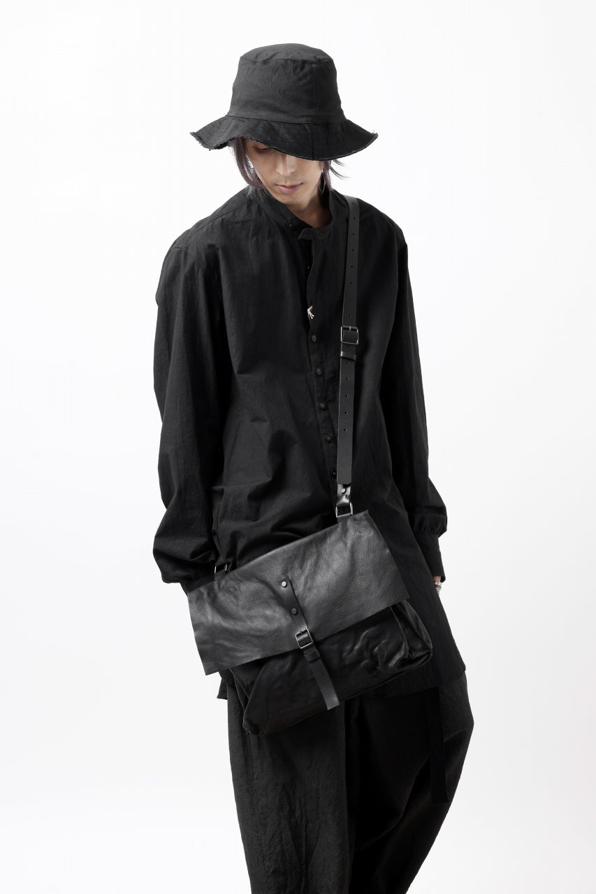 画像をギャラリービューアに読み込む, PAL OFFNER CROSS BODY BAG / CALF LEATHER (BLACK)
