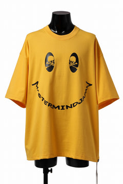 Load image into Gallery viewer, mastermind JAPAN FACE LOGO TEE / BOXY FIT (YELLOW)