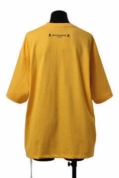 Load image into Gallery viewer, mastermind JAPAN FACE LOGO TEE / BOXY FIT (YELLOW)