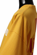 Load image into Gallery viewer, mastermind WORLD JUSTICE TEE / BOXY FIT (YELLOW)