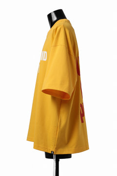 Load image into Gallery viewer, mastermind WORLD JUSTICE TEE / BOXY FIT (YELLOW)