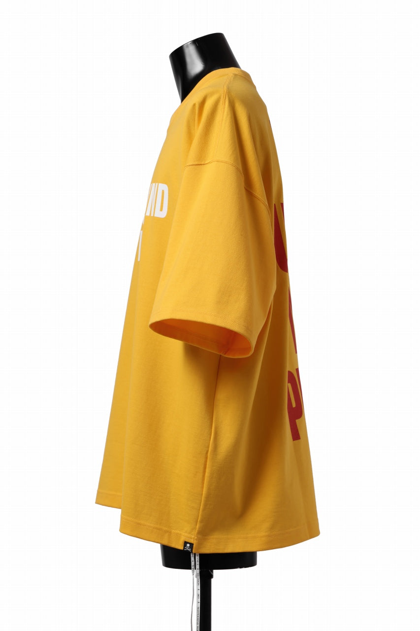 Load image into Gallery viewer, mastermind WORLD JUSTICE TEE / BOXY FIT (YELLOW)