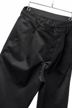 画像をギャラリービューアに読み込む, ISAMU KATAYAMA BACKLASH TUCK WIDE PANTS / HIGH DENSITY CHINO CLOTH (BLACK)