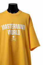 Load image into Gallery viewer, mastermind WORLD JUSTICE TEE / BOXY FIT (YELLOW)