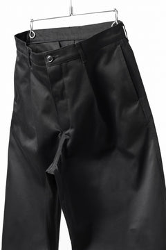 画像をギャラリービューアに読み込む, ISAMU KATAYAMA BACKLASH TUCK WIDE PANTS / HIGH DENSITY CHINO CLOTH (BLACK)