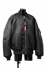 画像をギャラリービューアに読み込む, mastermind WORLD x ALPHA INDUSTRIES RIVERSIBLE MA-1 JACKET - CRAZY PANELED (BLACK)