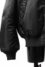 画像をギャラリービューアに読み込む, mastermind WORLD x ALPHA INDUSTRIES RIVERSIBLE MA-1 JACKET - CRAZY PANELED (BLACK)