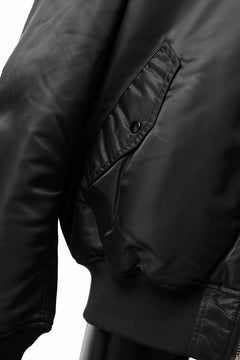 画像をギャラリービューアに読み込む, mastermind WORLD x ALPHA INDUSTRIES RIVERSIBLE MA-1 JACKET - CRAZY PANELED (BLACK)