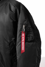 画像をギャラリービューアに読み込む, mastermind WORLD x ALPHA INDUSTRIES RIVERSIBLE MA-1 JACKET - CRAZY PANELED (BLACK)