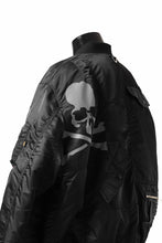 画像をギャラリービューアに読み込む, mastermind WORLD x ALPHA INDUSTRIES RIVERSIBLE MA-1 JACKET - CRAZY PANELED (BLACK)