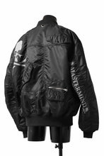 画像をギャラリービューアに読み込む, mastermind WORLD x ALPHA INDUSTRIES RIVERSIBLE MA-1 JACKET - CRAZY PANELED (BLACK)