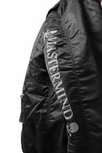 画像をギャラリービューアに読み込む, mastermind WORLD x ALPHA INDUSTRIES RIVERSIBLE MA-1 JACKET - CRAZY PANELED (BLACK)