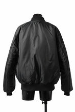 画像をギャラリービューアに読み込む, mastermind WORLD x ALPHA INDUSTRIES RIVERSIBLE MA-1 JACKET - CRAZY PANELED (BLACK)