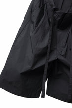画像をギャラリービューアに読み込む, D-VEC WIDE FLARED SHORTS / W WATER REPELLENT NYLON TAFFETA (NIGHT SEA BLACK)