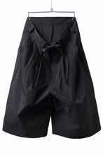 画像をギャラリービューアに読み込む, D-VEC WIDE FLARED SHORTS / W WATER REPELLENT NYLON TAFFETA (NIGHT SEA BLACK)