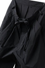 画像をギャラリービューアに読み込む, D-VEC WIDE FLARED SHORTS / W WATER REPELLENT NYLON TAFFETA (NIGHT SEA BLACK)