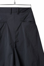 画像をギャラリービューアに読み込む, D-VEC WIDE FLARED SHORTS / W WATER REPELLENT NYLON TAFFETA (NIGHT SEA BLACK)