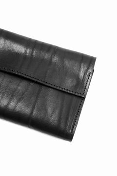 Load image into Gallery viewer, ISAMU KATAYAMA BACKLASH TRI-FOLD SHORT WALLET / ITALY DOUBLE SHOULDER (BLACK)