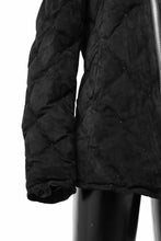 画像をギャラリービューアに読み込む, ISAMU KATAYAMA BACKLASH HOODED DOWN JACKET / KANGAROO REVERSE + POLISH WHITE GOOSE (BLACK)