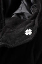 画像をギャラリービューアに読み込む, ISAMU KATAYAMA BACKLASH HOODED DOWN JACKET / KANGAROO REVERSE + POLISH WHITE GOOSE (BLACK)