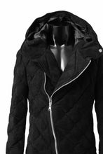 画像をギャラリービューアに読み込む, ISAMU KATAYAMA BACKLASH HOODED DOWN JACKET / KANGAROO REVERSE + POLISH WHITE GOOSE (BLACK)