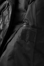 画像をギャラリービューアに読み込む, ISAMU KATAYAMA BACKLASH HOODED DOWN JACKET / LUXURY STEER + POLISH WHITE GOOSE (BLACK)