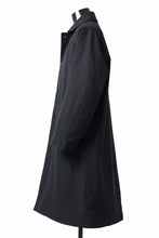 Load image into Gallery viewer, CAPERTICA REVERSIBLE MAC COAT / WASHABLE WOOL GABA & VENTILE COTTON WEATHER (BLACK NAVY)