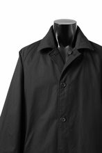 Load image into Gallery viewer, CAPERTICA REVERSIBLE MAC COAT / WASHABLE WOOL GABA & VENTILE COTTON WEATHER (BLACK NAVY)
