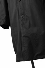 Load image into Gallery viewer, CAPERTICA REVERSIBLE MAC COAT / WASHABLE WOOL GABA & VENTILE COTTON WEATHER (BLACK NAVY)