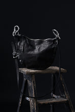 Load image into Gallery viewer, ISAMU KATAYAMA BACKLASH 2WAY BAM FLAP BAG / ITALY SHOULDER OBJECT DYED (BLACK)